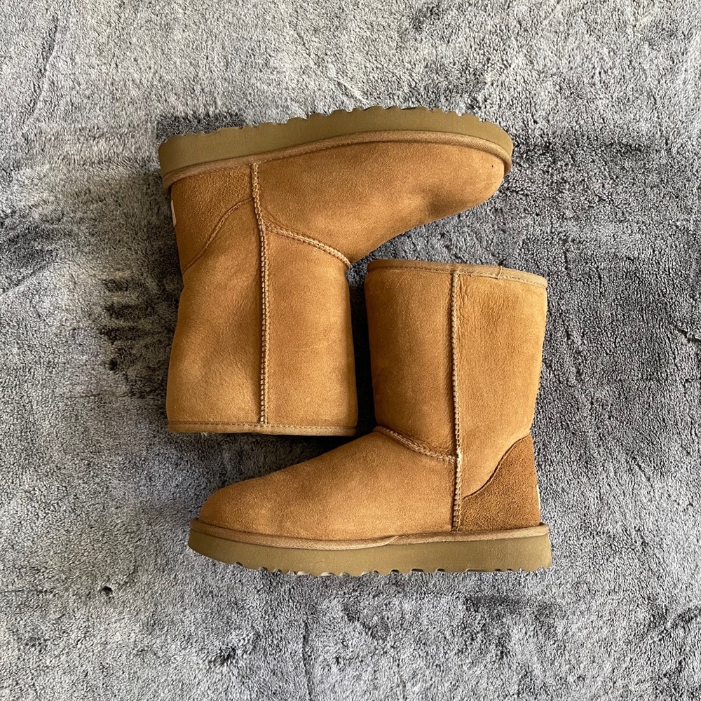 UGG Women’s Classic Short II Boot